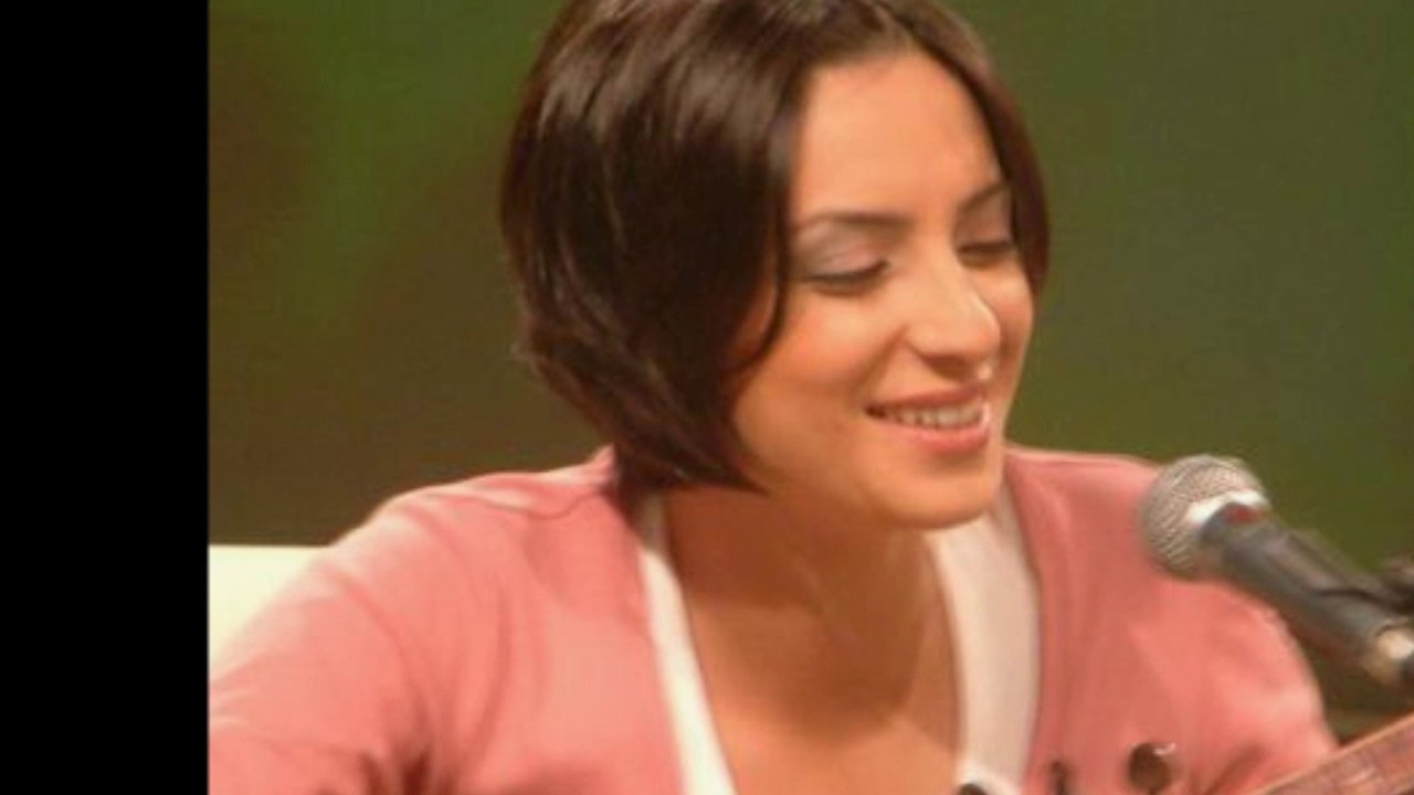 ÖZLEM ÖZDİL - Ak Göğsünde