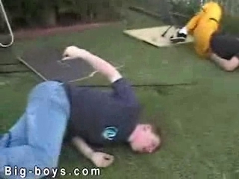Idiot_1_bodyslam