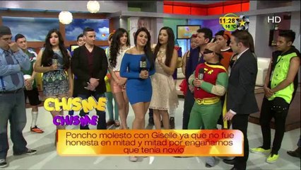 Poncho molesto con Gisselle