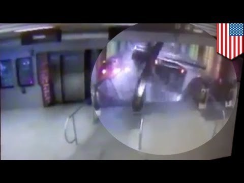 Chicago train derailment: New video as driver says she 'dozed off'