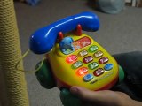Un téléphone pour enfant qui dit des gros mots! Pas mal pour l'éducation!