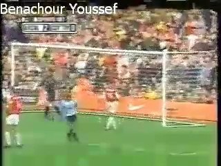 Mustapha Hadji vs Arsenal - Premier League - matchday 6 - 2000-2001