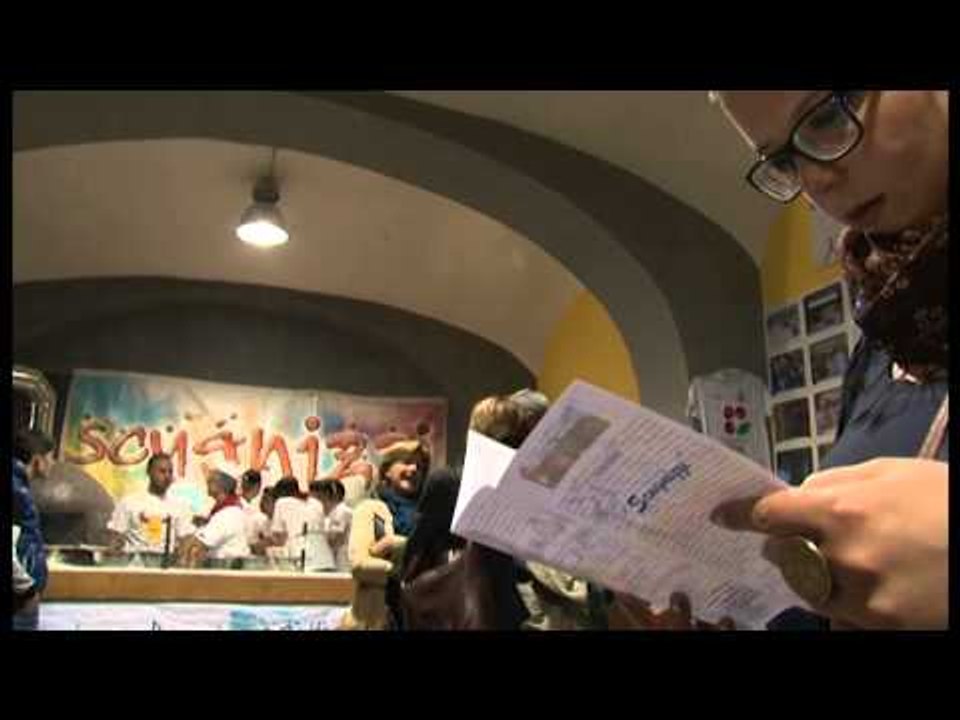 Napoli - La pizzeria dell'impossibile, associazione di scugnizzi -live- (31.03.14)