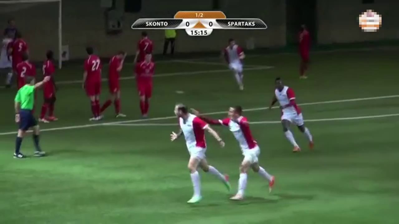 Une lucarne très en lucarne en Lettonie !