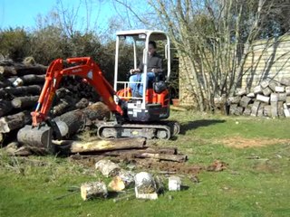 Kubota Mini Ekskavatör Tomruk Tutucu Ataşmanı