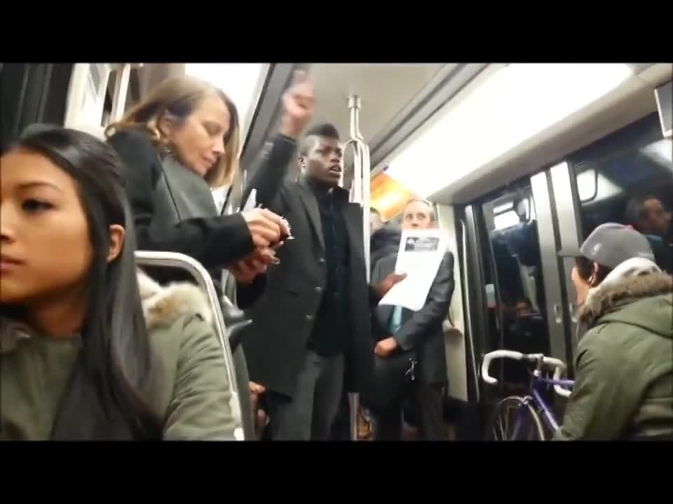 Un homme noir recherche une femme blanche car le FN vient au pouvoir