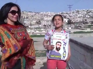 في بيت مناضل - يحيى عاشور