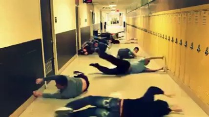 Amazing Harlem Shake (Swim)