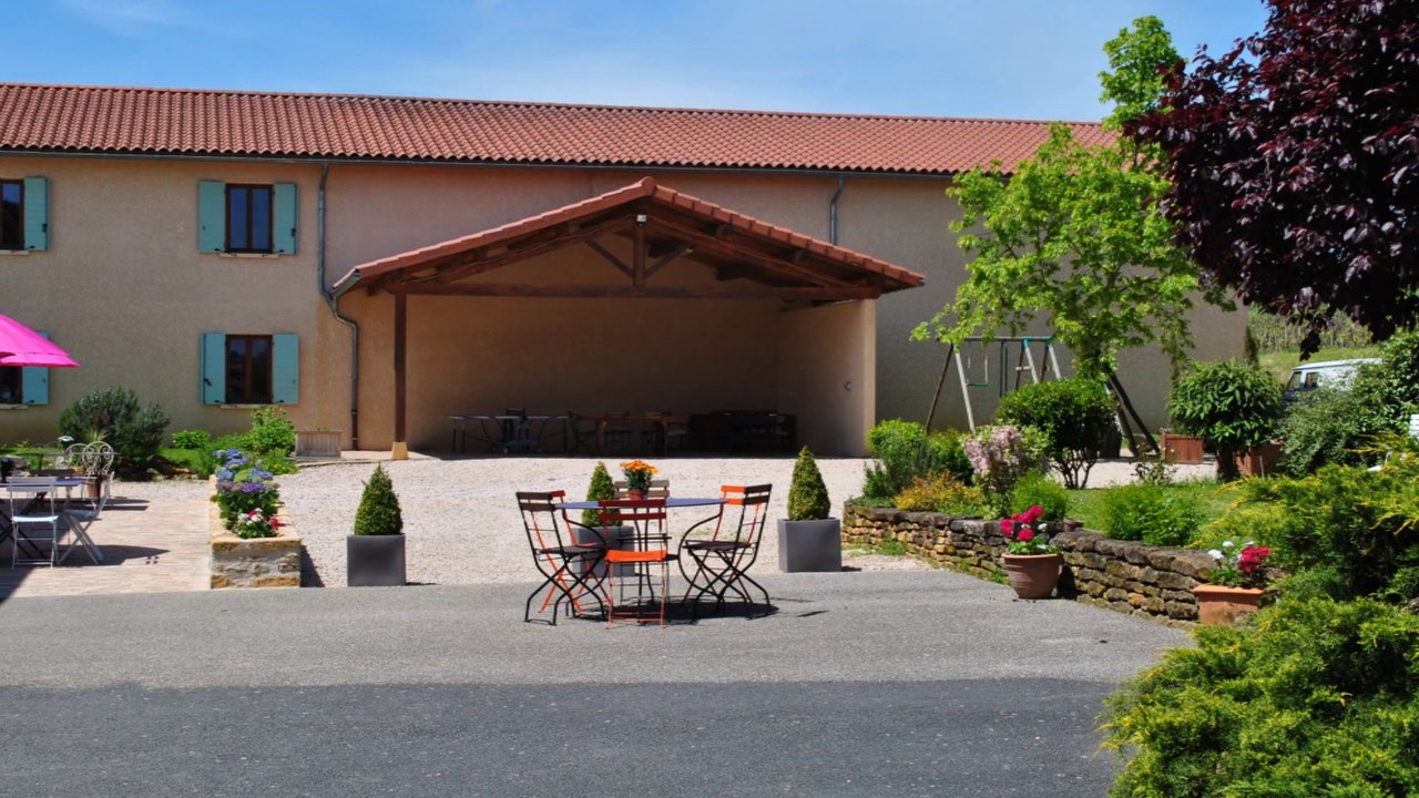 gite de groupe 15 personnes Rhone / beaujolais / lyon