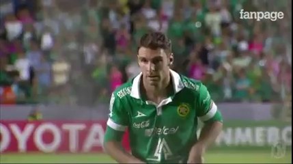 Tenta il cucchiaio dal dischetto, brutta figura