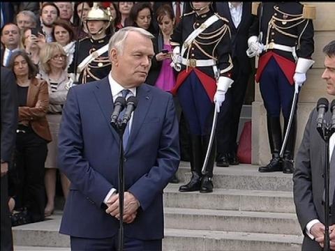 Ayrault à Valls: être Premier ministre une tâche éprouvante et exaltante - 01/04