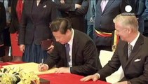 Xi Jinping se despide de su gira europea visitando la fábrica Volvo de Gante