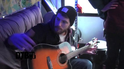 Hands Like Houses - BUS INVADERS Ep. 593
