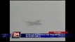 VIDEO: avión en pleno vuelo es alcanzado por tres rayos