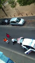 Violence policière: "T'as pas vu mon casque, vieux con!"