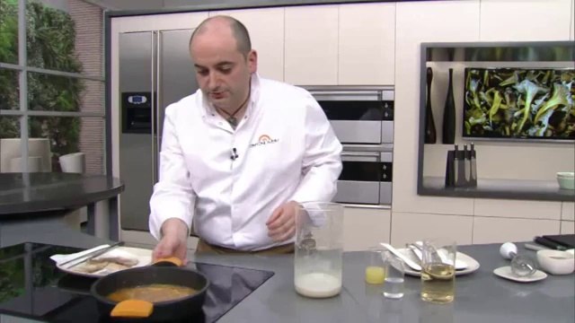 Fricandó d'esturió amb bolets i el seu caviar