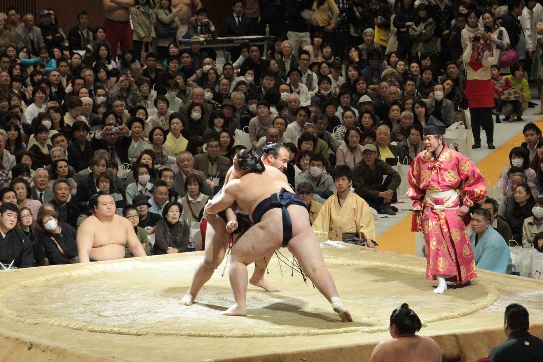 Sumo at the Shimadzu Arena in Kyoto!