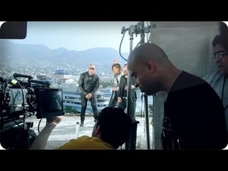 Wisin y Yandel feat. Jennifer Lopez - "Follow The Leader" (Acapulco Fans and Stunt Team)