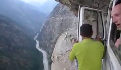 Insane Himalayas Bus Ride Not For The Faint Hearted