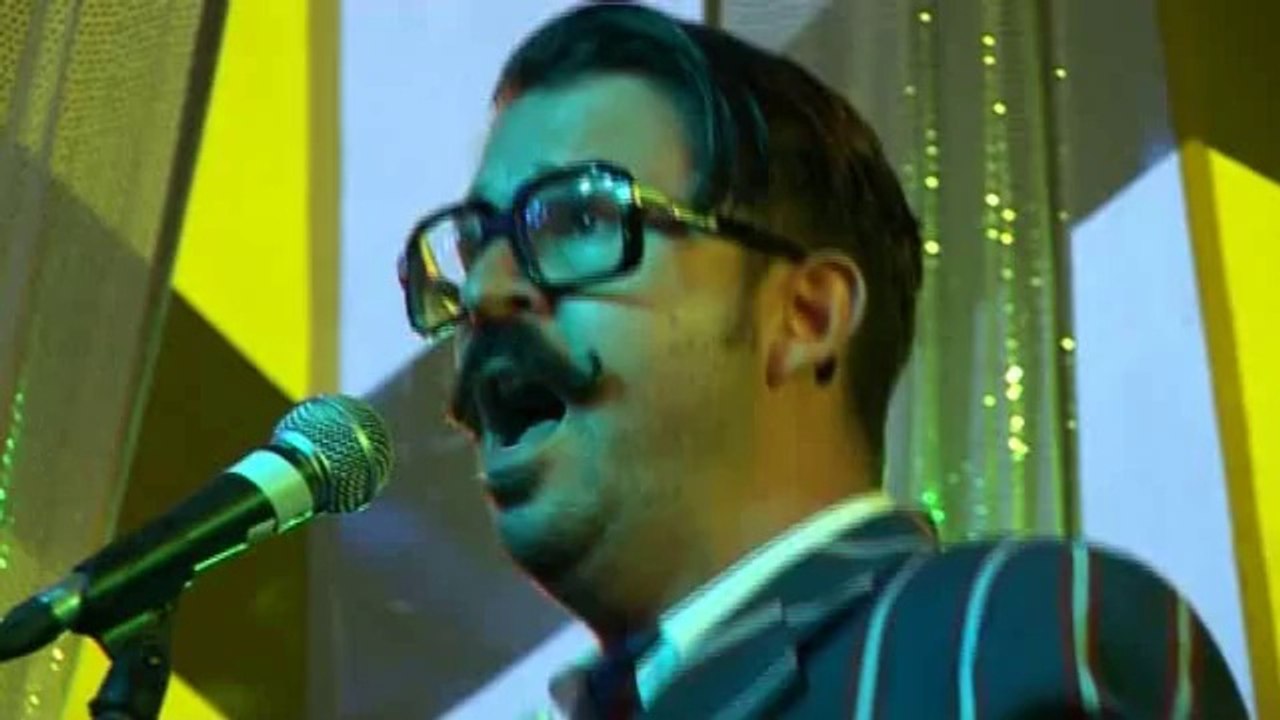 Mr B. The Gentleman Rhymer - Crazy Knight // Live at Kendal Calling 2010