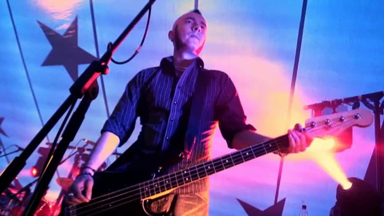 KENDAL CALLING 2009 // Micky P Kerr - I'm in Awe Of You