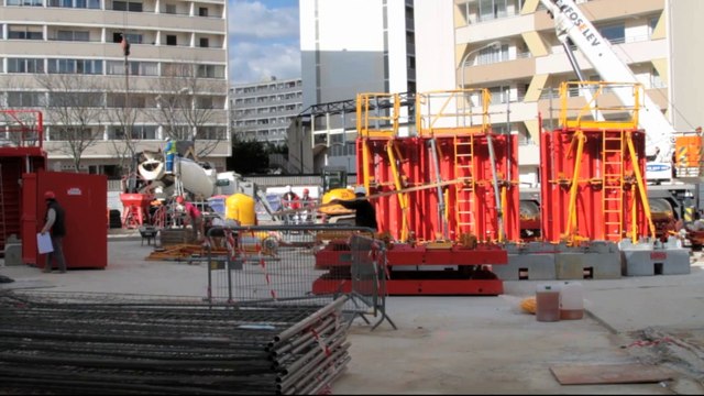 Déploiement de la cathédrale - Coulage de la dalle - Retours sur les premiers mois de chantier - video 2