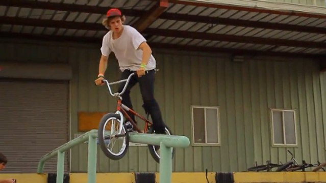 Insane session Erik Elstran And Jake Seeley In Austin - BMX Street