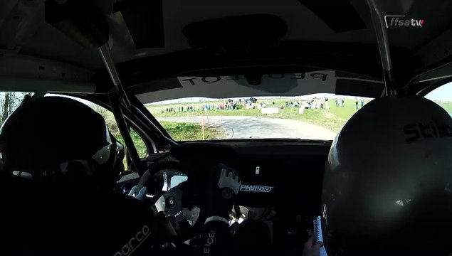 Stéphane Lefebvre au volant de la Peugeot 208 R2