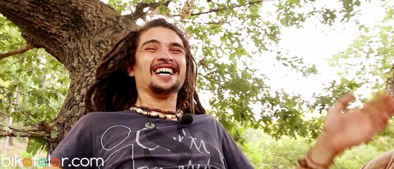 Gezgin ile Gölgesi: "Adamlar para kullanmadan yaşıyor."