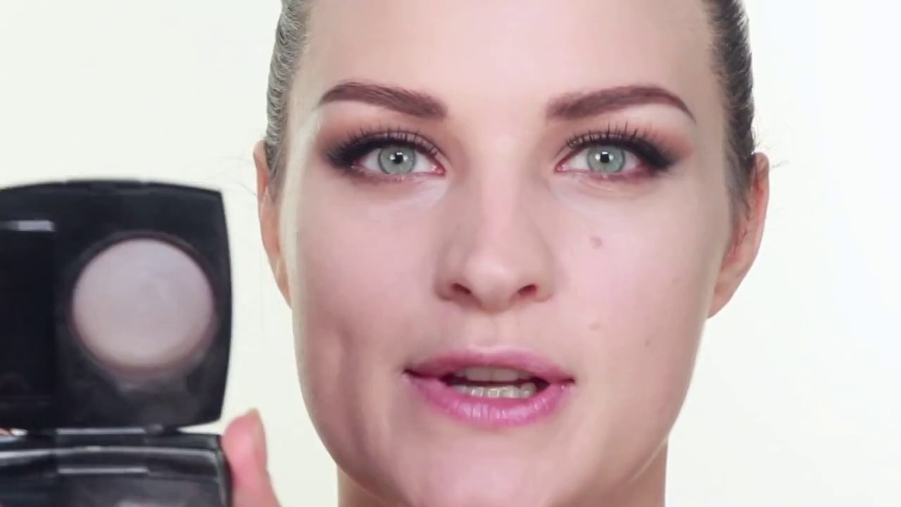Bella (Kristen Stewart) 'Breaking Dawn' Makeup Tutorial