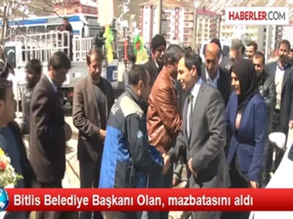 Bitlis Belediye Başkanı Olan, mazbatasını aldı
