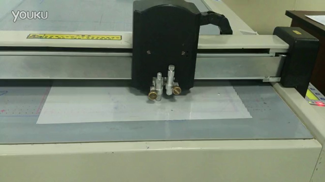 PVC sheet pattern cutting table