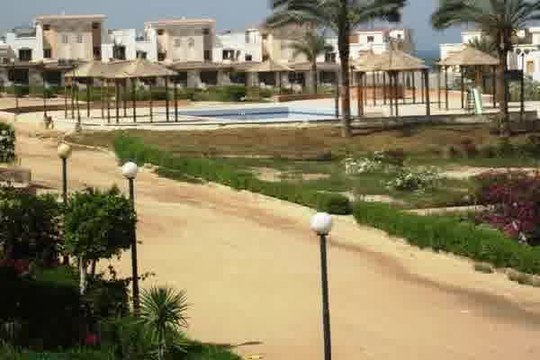 Fully Furnished Chalet for Rent in Ain Sokhna with Swimming Pool and Garden View .
