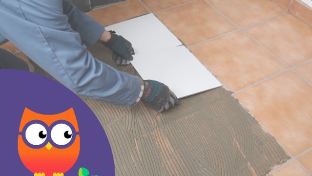 Comment carreler sur du carrelage au sol (Ooreka.fr)