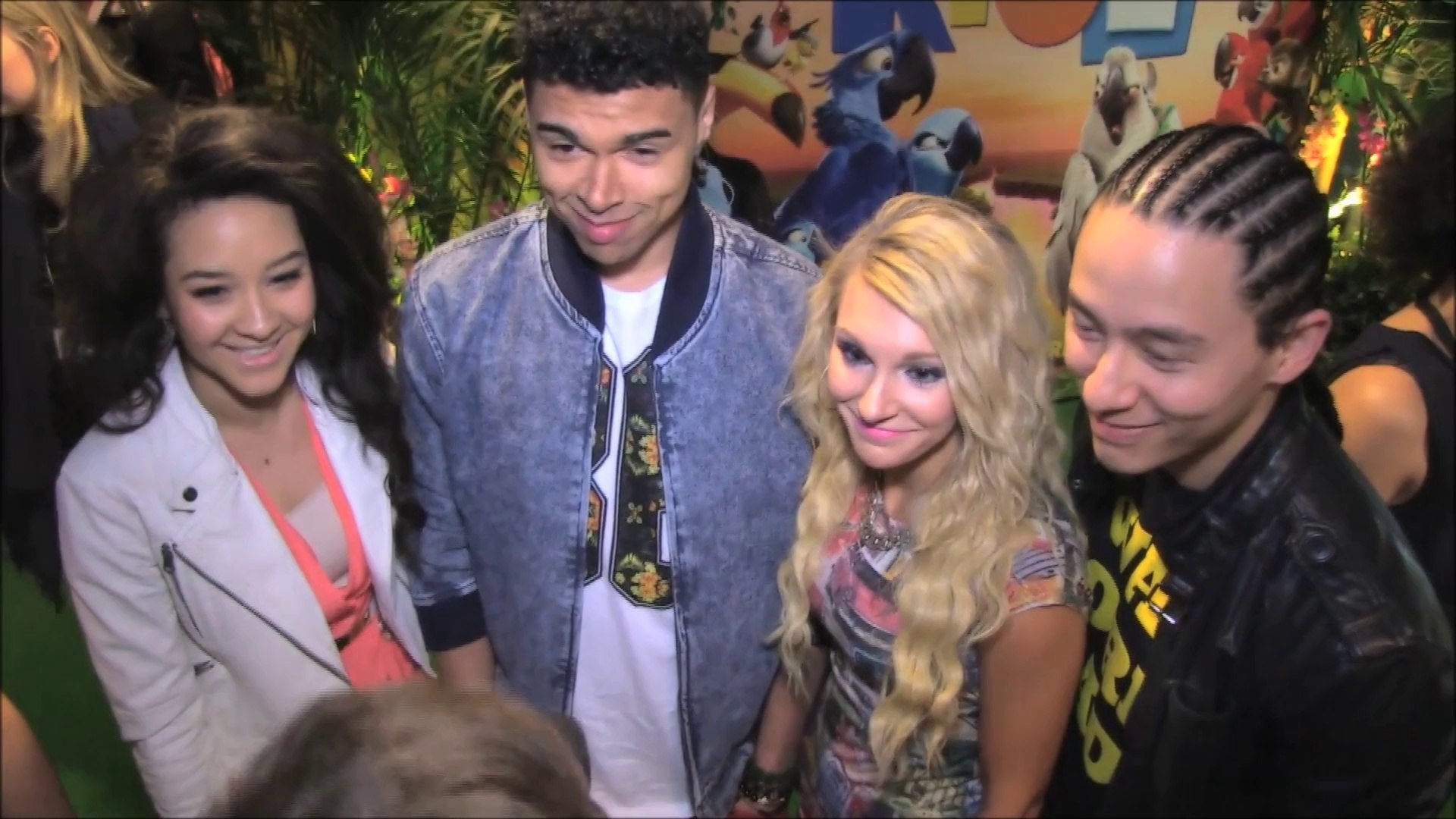 ⁣NVS do weird bird sounds on the red carpet for Rio 2