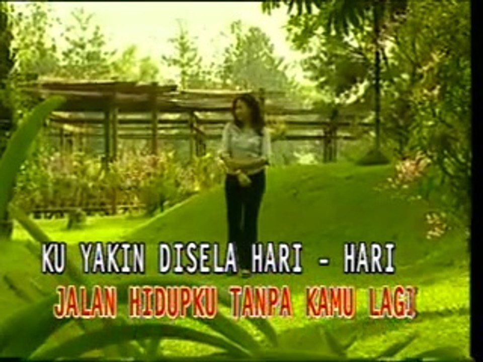 HITAM PUTIH FOTOMU - Ratih Purwasih