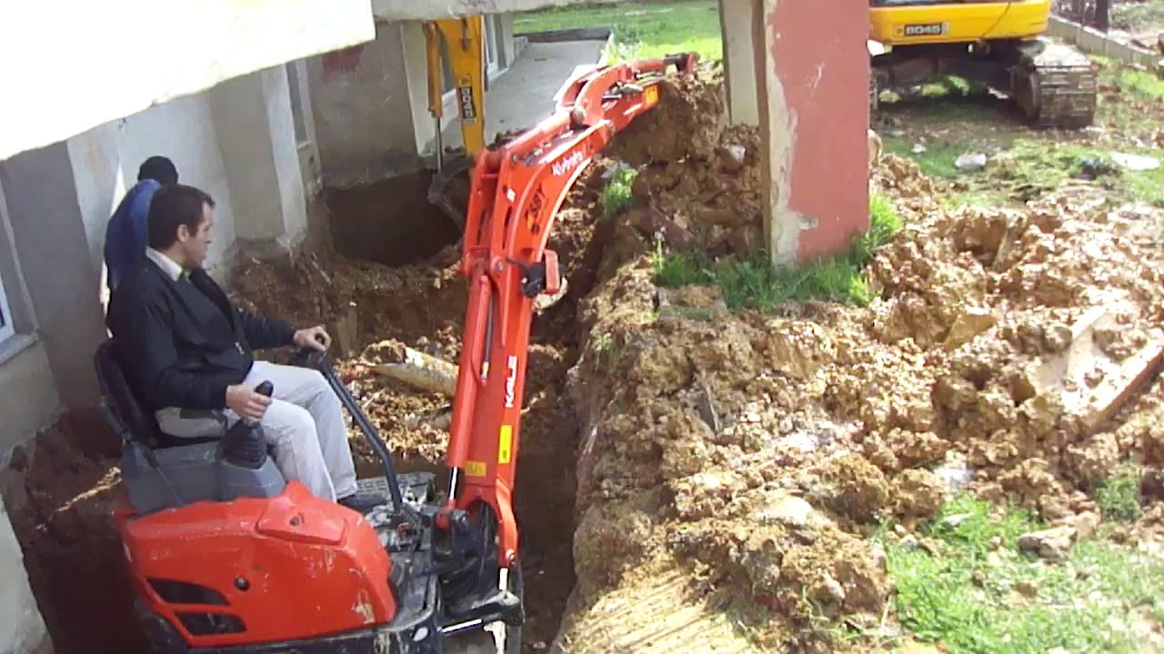 Kubota U17 Mini Ekskavatör - Sıfır Kuyruk Çıkıntılı Bina Yanı Çalışma Görüntüleri