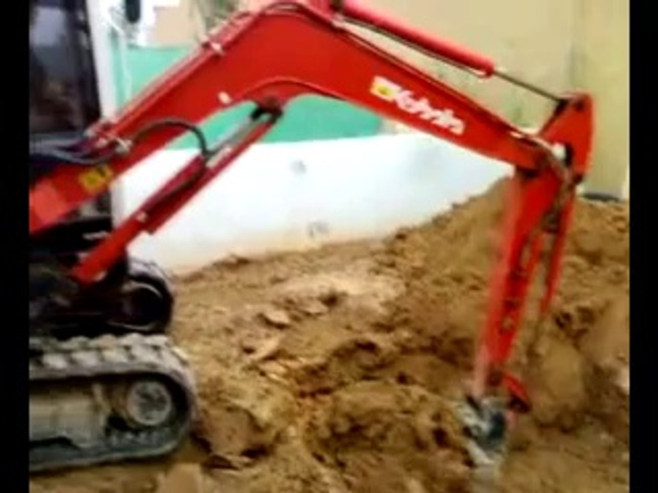 Kubota Mini Ekskavatörle Havuz Kazısı Çalışmaları