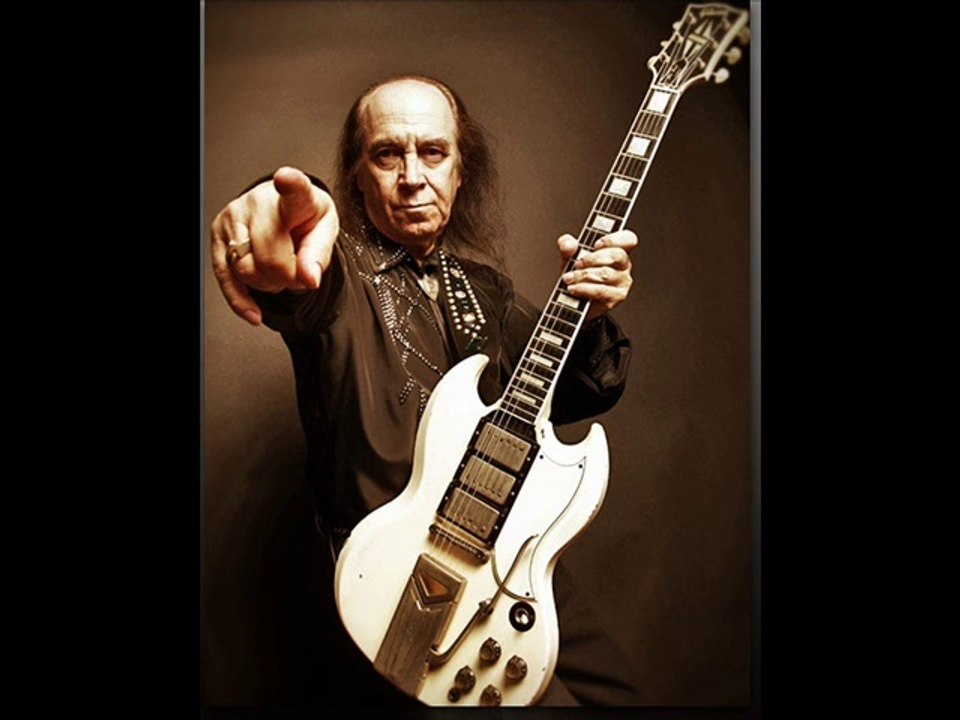 ERKİN KORAY - SENİ HER GÖRDÜĞÜMDE