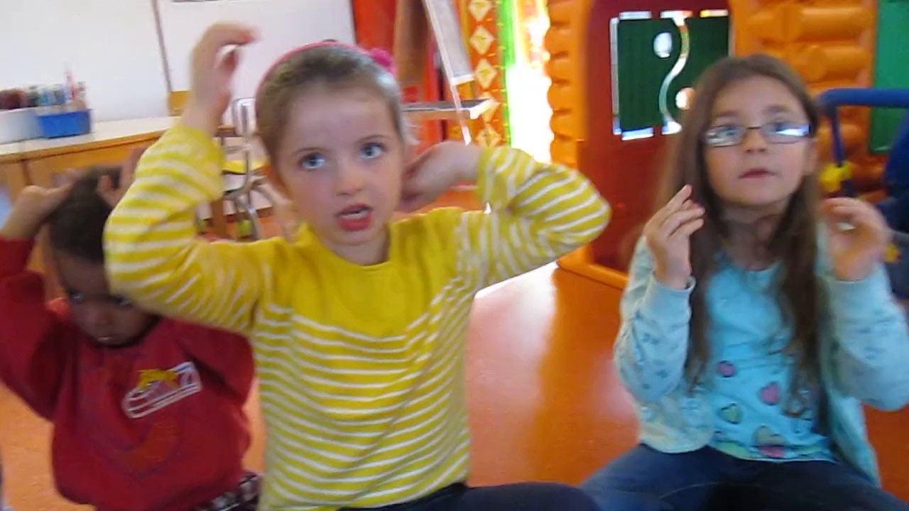 ♫♪ J'AI UN TOUT PETIT LAPIN ♫♪