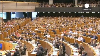 Cellulari, il Parlamento Ue vota per cancellare i costi di roaming