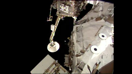 [ISS] Soyuz TMA-12M Docks with International Space Station