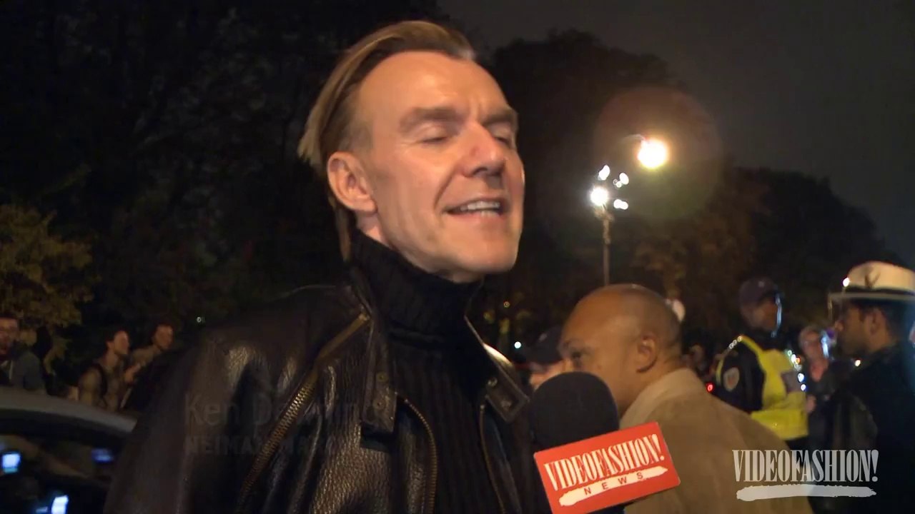 Saint Laurent Spring/Summer 2014 - Paris Fashion Week - Interviews & Runway - Videofashion