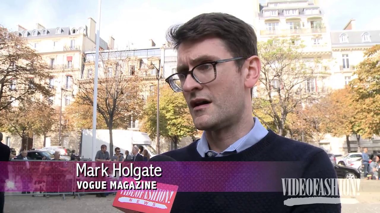 Alexander McQueen Spring/Summer 2014 - Paris Fashion Week - Interviews & Runway - Videofashion