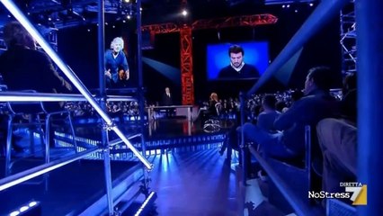 Grandissima!! Taverna vs Picierno: "Ridi che l’Italia piange!"