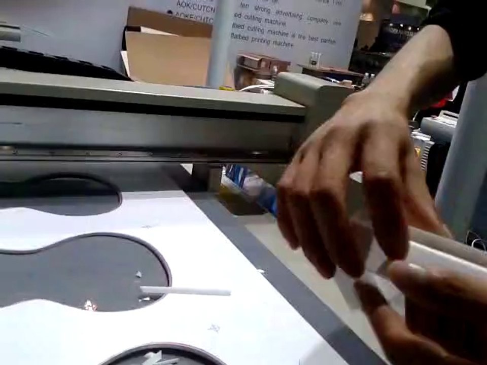 foam reboard honeycomb 45 degree V cutting sample making machine