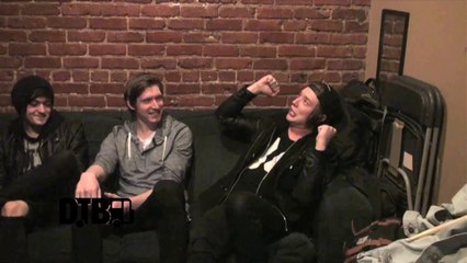 Late Nite Reading - CRAZY TOUR STORIES Ep. 136