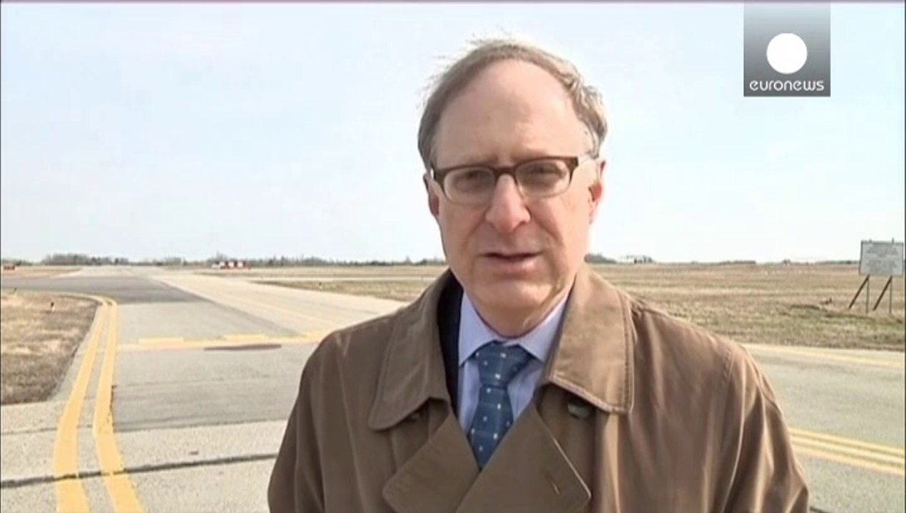 Ukraine crisis: Obama signs bill on sanctions and loan guarantees