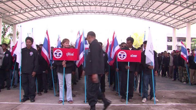 Thaïlande: les chemises rouges se mobilisent