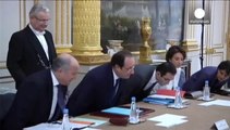 Prima riunione per il governo Valls